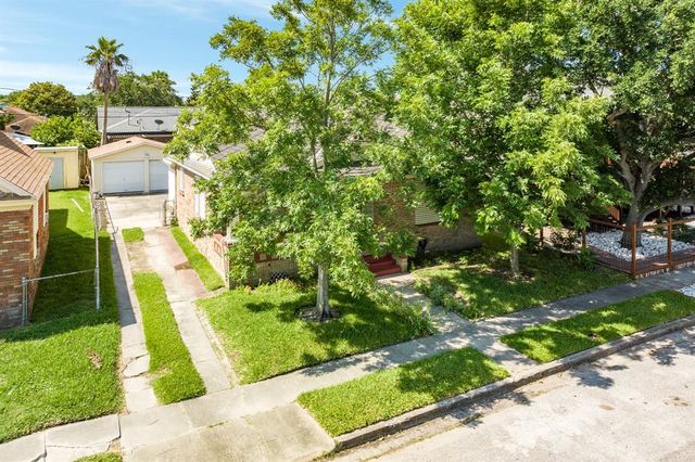 4917 Austin Drive, Galveston, TX 77551