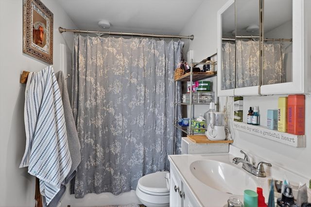 55 Rumford St, Lowell, MA 01852