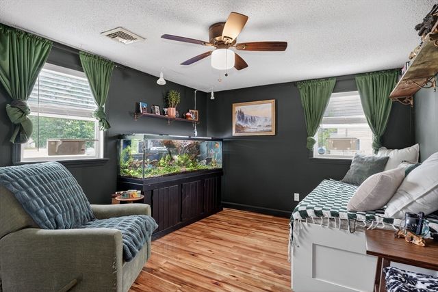 55 Rumford St, Lowell, MA 01852