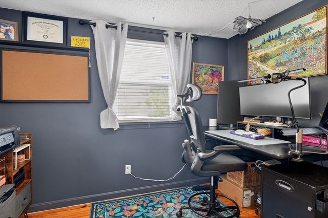 55 Rumford St, Lowell, MA 01852