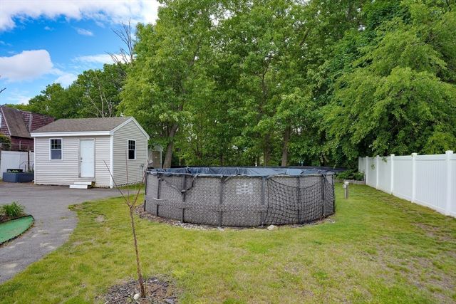 55 Rumford St, Lowell, MA 01852
