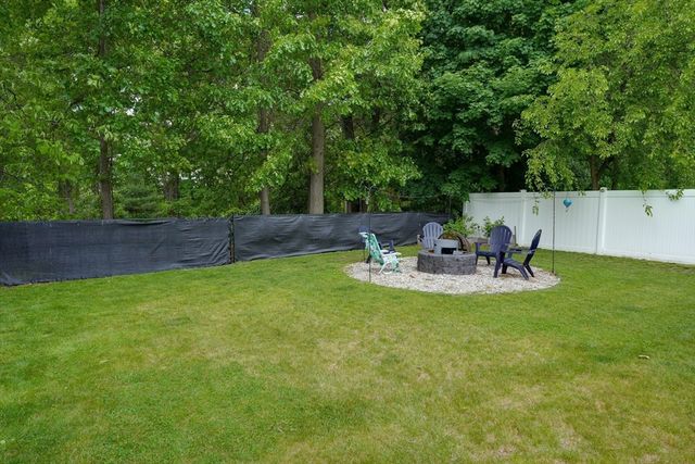 55 Rumford St, Lowell, MA 01852