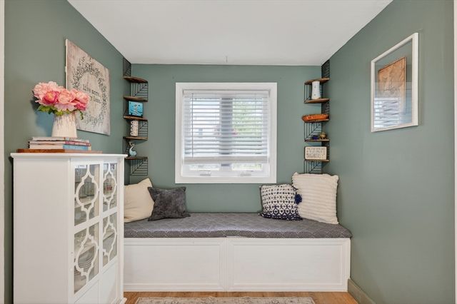 55 Rumford St, Lowell, MA 01852