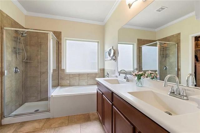 156 Golden Eagle LN, Leander, TX 78641