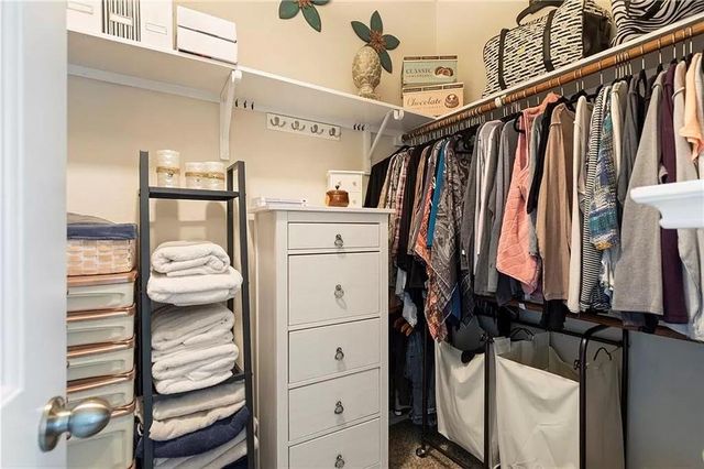 156 Golden Eagle LN, Leander, TX 78641