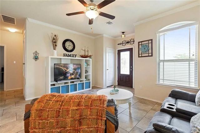 156 Golden Eagle LN, Leander, TX 78641