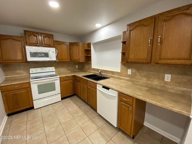 2320 ARDMORE Court, Jacksonville, FL 32211