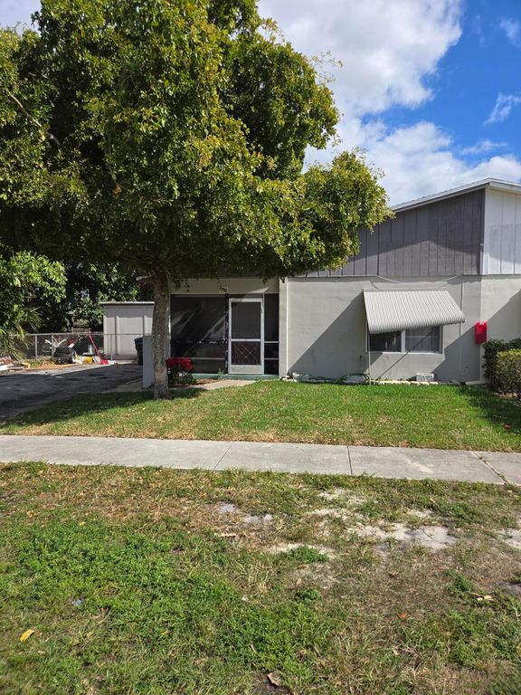 2396 Daphne Drive, West Palm Beach, FL 33415