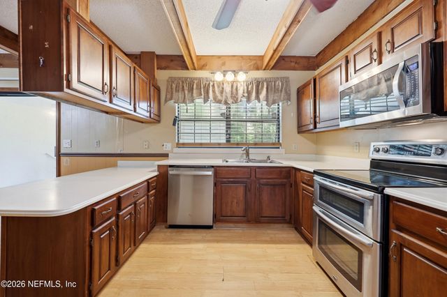 802 S 15TH Street, Palatka, FL 32177