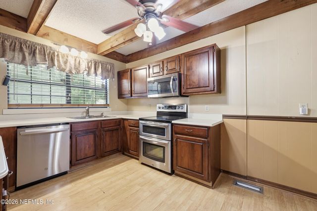 802 S 15TH Street, Palatka, FL 32177