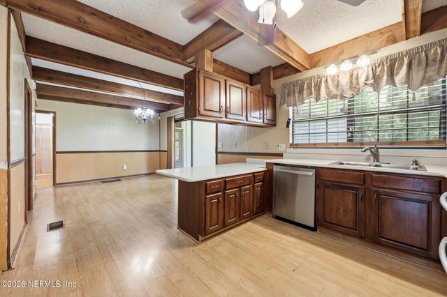 802 S 15TH Street, Palatka, FL 32177