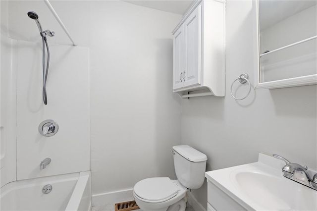 6033 Harrison Street, Kansas City, MO 64110