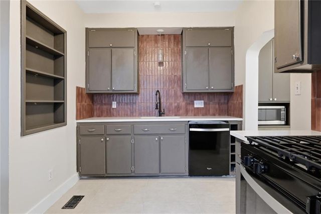 6033 Harrison Street, Kansas City, MO 64110
