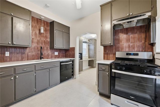 6033 Harrison Street, Kansas City, MO 64110