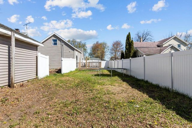 219 2ND STREET, Manawa, WI 54949