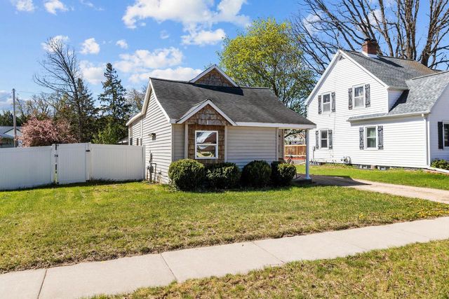 219 2ND STREET, Manawa, WI 54949