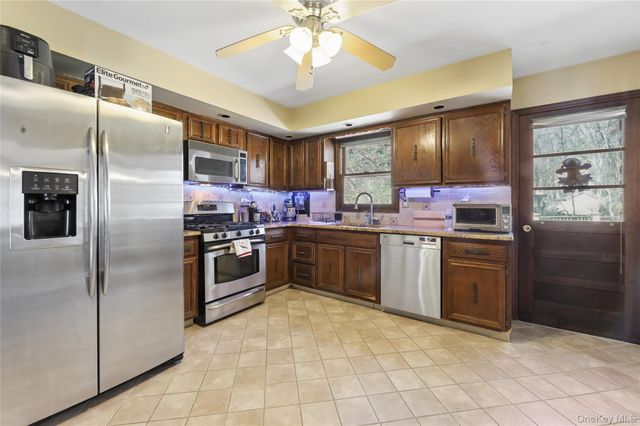 635 S Pascack Road, Spring Valley, NY 10977