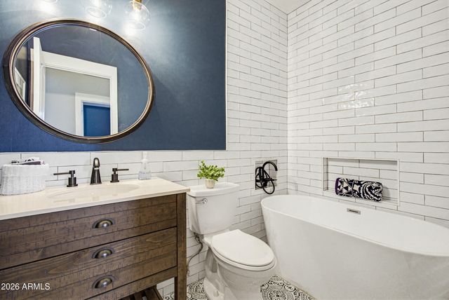 2630 E Silverwood Drive, Phoenix, AZ 85048