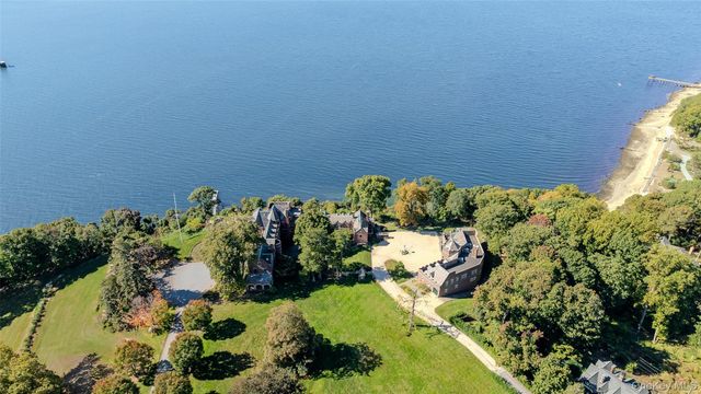 31 Fort Hill Drive, Lloyd Neck, NY 11743
