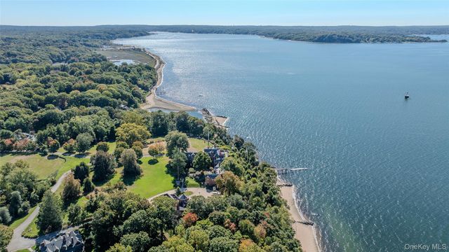 31 Fort Hill Drive, Lloyd Neck, NY 11743