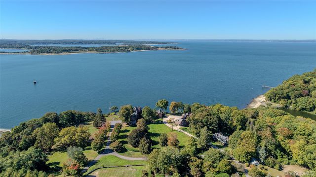 31 Fort Hill Drive, Lloyd Neck, NY 11743
