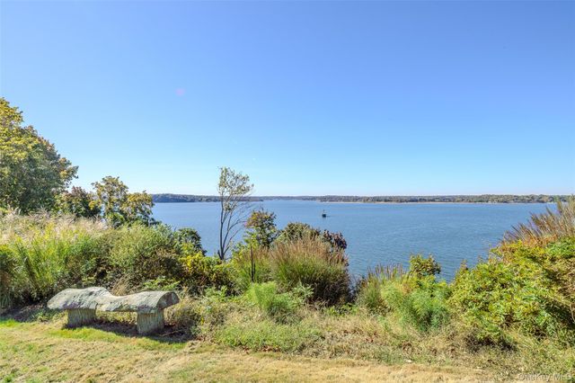 31 Fort Hill Drive, Lloyd Neck, NY 11743