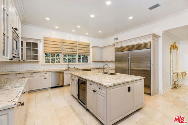 709 N Maple Drive, Beverly Hills, CA 90210