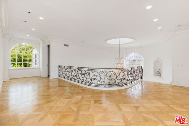 709 N Maple Drive, Beverly Hills, CA 90210