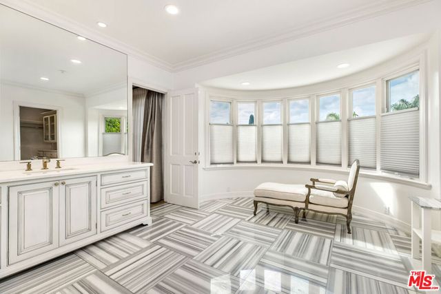 709 N Maple Drive, Beverly Hills, CA 90210