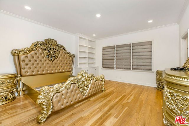 709 N Maple Drive, Beverly Hills, CA 90210