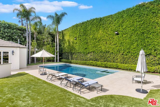 709 N Maple Drive, Beverly Hills, CA 90210