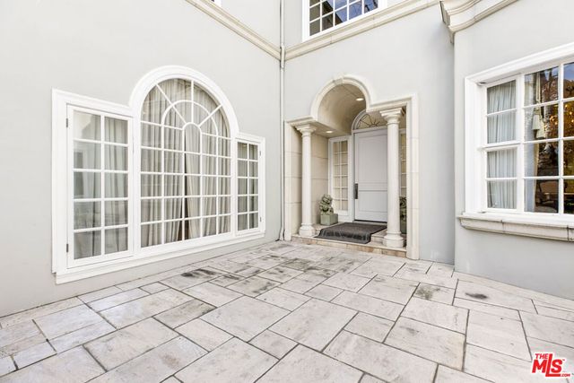 709 N Maple Drive, Beverly Hills, CA 90210