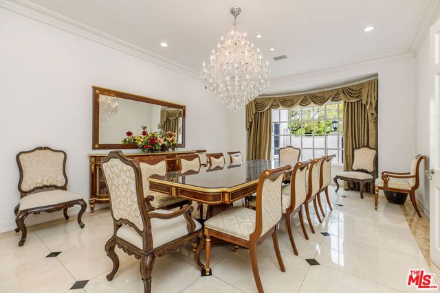 709 N Maple Drive, Beverly Hills, CA 90210