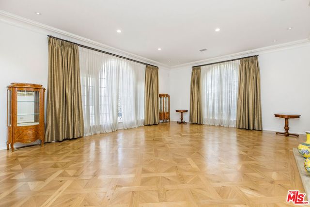 709 N Maple Drive, Beverly Hills, CA 90210