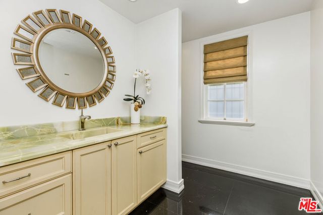 709 N Maple Drive, Beverly Hills, CA 90210