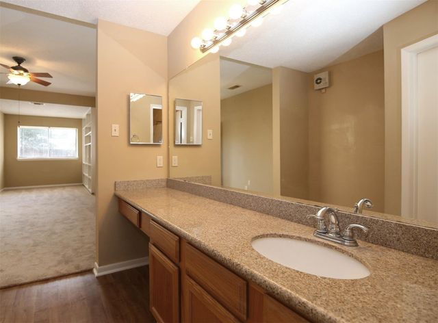 13339 Somersworth, Houston, TX 77041