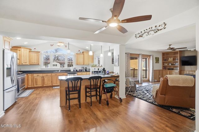 2276 Heatherwood Drive, Toledo, OH 43614