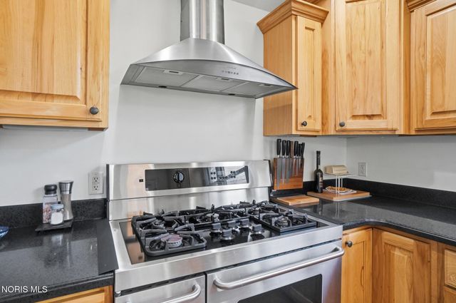 2276 Heatherwood Drive, Toledo, OH 43614