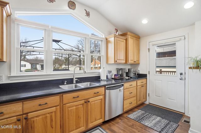 2276 Heatherwood Drive, Toledo, OH 43614