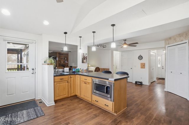 2276 Heatherwood Drive, Toledo, OH 43614