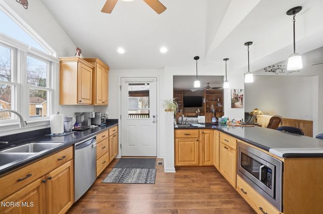 2276 Heatherwood Drive, Toledo, OH 43614