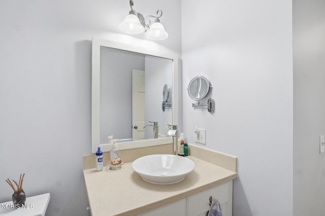 2276 Heatherwood Drive, Toledo, OH 43614