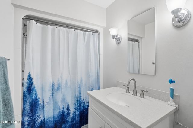 2276 Heatherwood Drive, Toledo, OH 43614