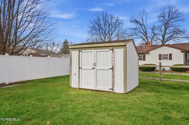 2276 Heatherwood Drive, Toledo, OH 43614