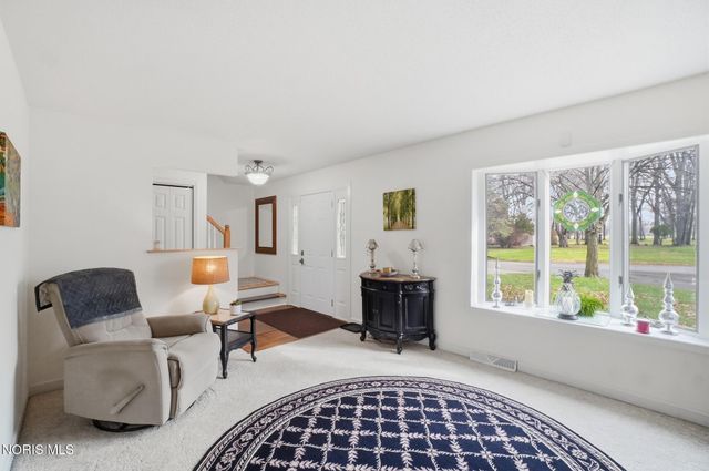 2276 Heatherwood Drive, Toledo, OH 43614