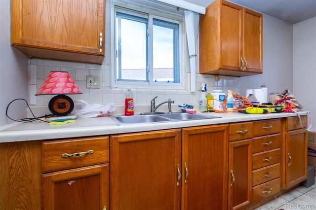 27050 Debra Court, Taylor, MI 48180