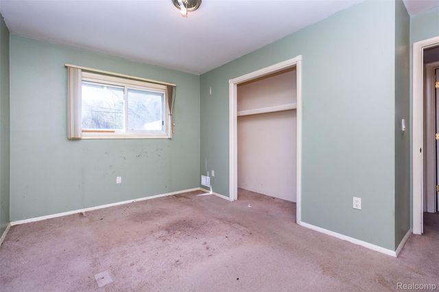 27050 Debra Court, Taylor, MI 48180