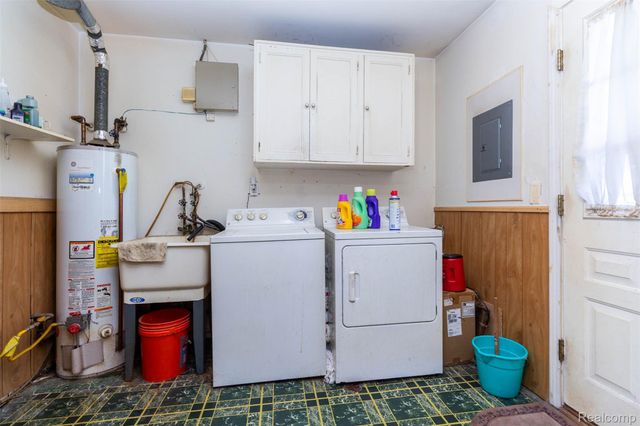 27050 Debra Court, Taylor, MI 48180