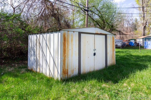 27050 Debra Court, Taylor, MI 48180