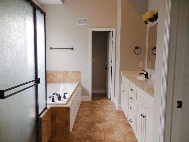 1446 Brompton Lane, Raymore, MO 64083